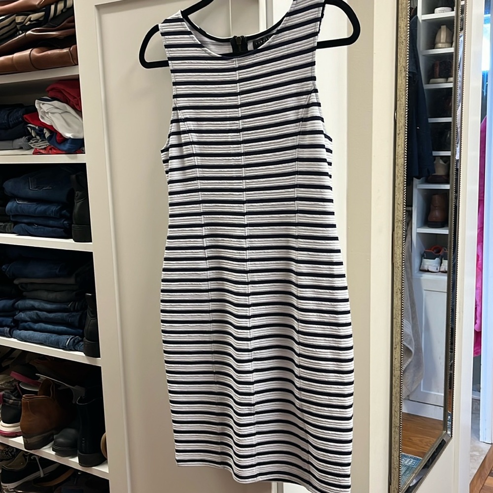 Sanctuary, stripped, white/navy blue dress, excellent condition, size S.